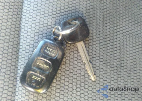 2005 Pontiac Vibe из США, поврежденный, VIN 5Y2SL63815Z458380